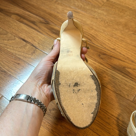 Gold Caparros Heels size 9.5 - Picture 3 of 4